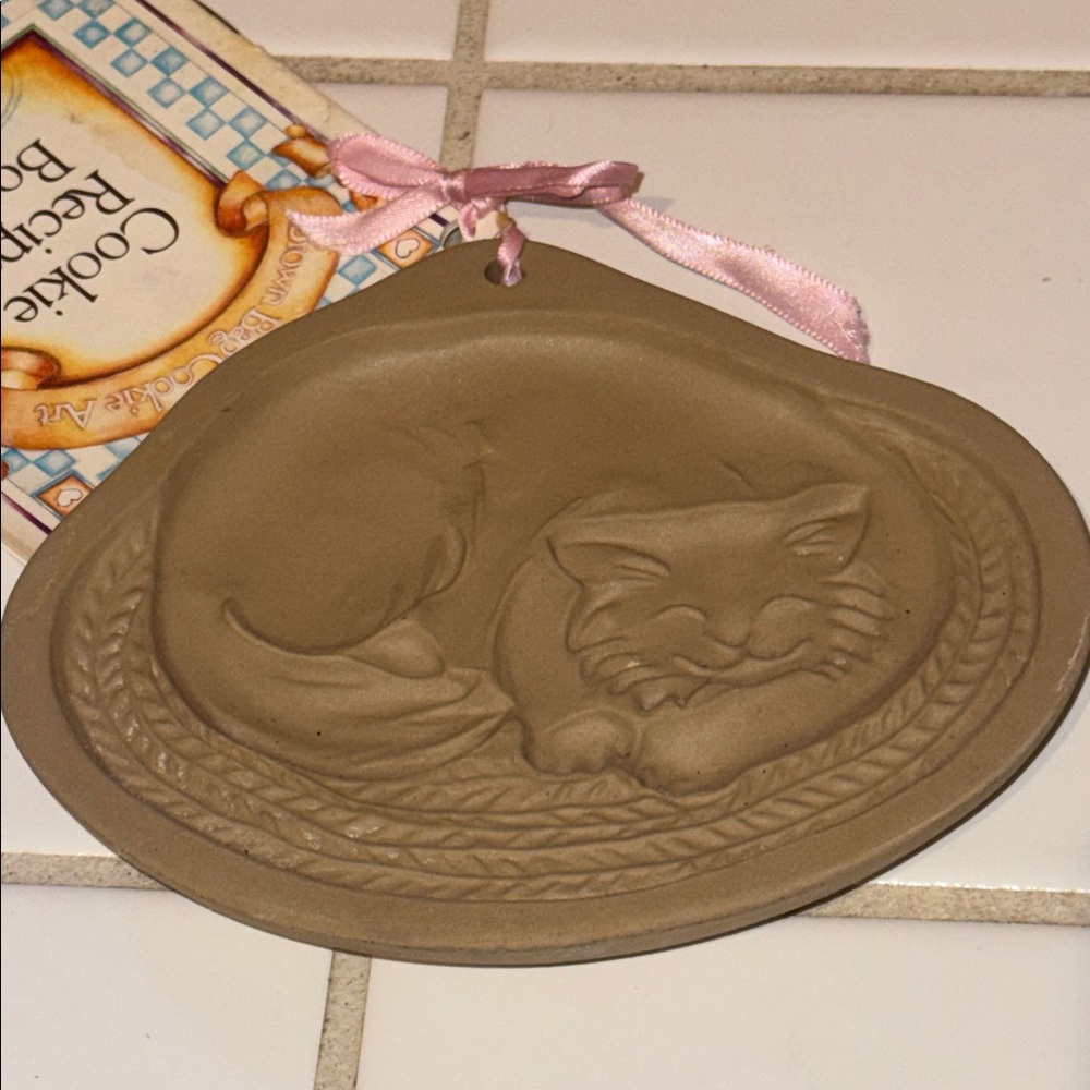 BROWN BAG COOKIE ART SHORTBREAD MOLD βCat Sleeping 1988β πββ¬ - Picture 3 of 8